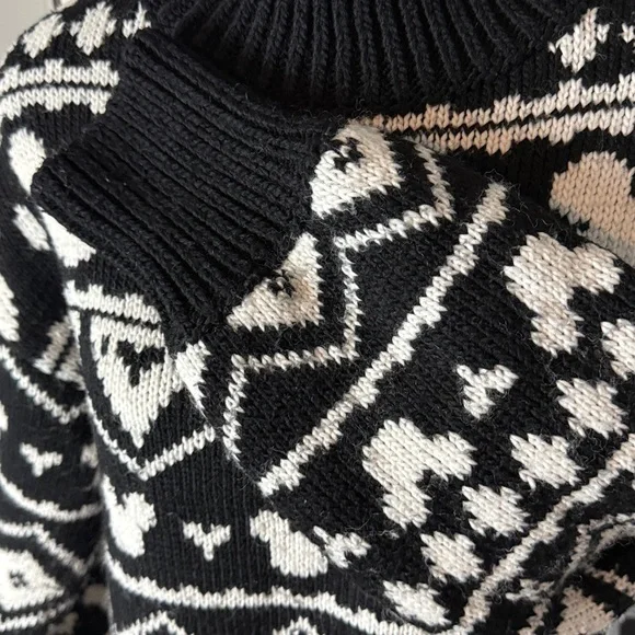 H&M x DISNEY NWT MICKEY MOUSE MOCK NECK SWEATER size S - Picture 6 of 10